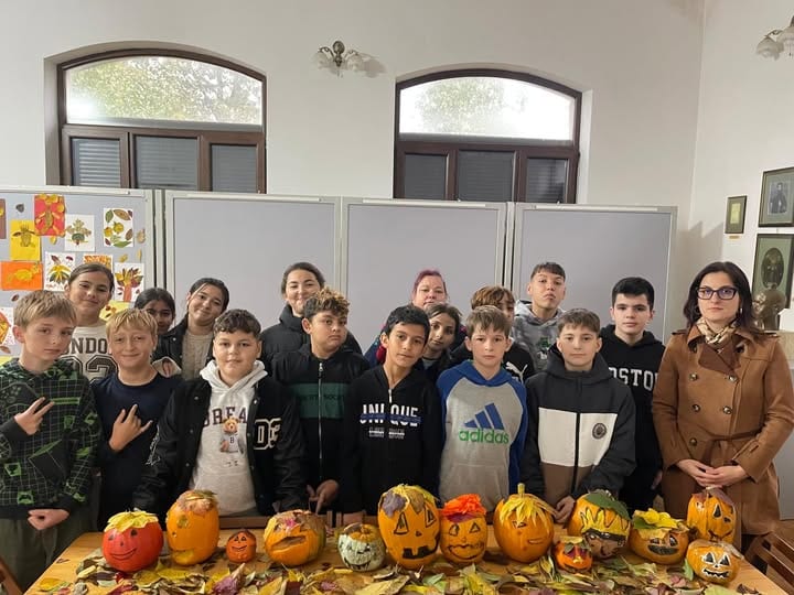 „Arta în culorile toamnei” – creativitate, culoare și emoție la Muzeul „Ștefan Luchian” din Ștefănești