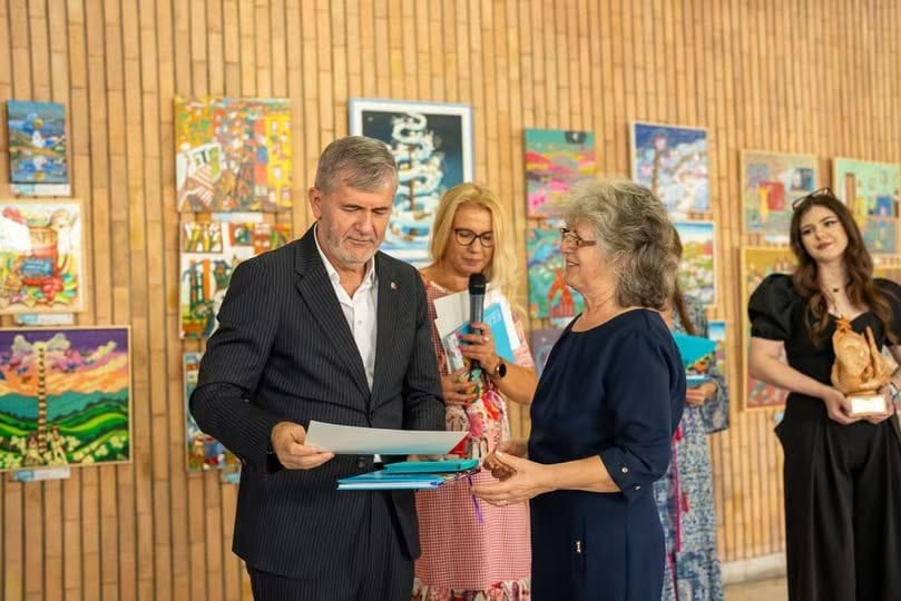 Salonul Internațional de Artă Naivă „Gheorghe Sturza” și-a deschis porțile la Botoșani